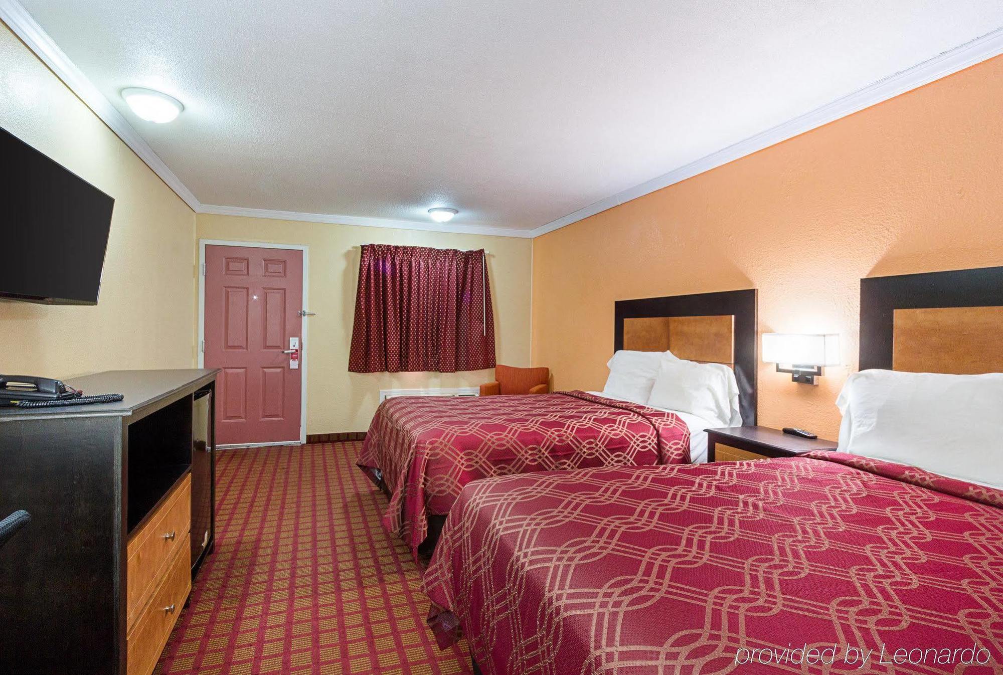 אומהה Rodeway Inn West Dodge מראה חיצוני תמונה